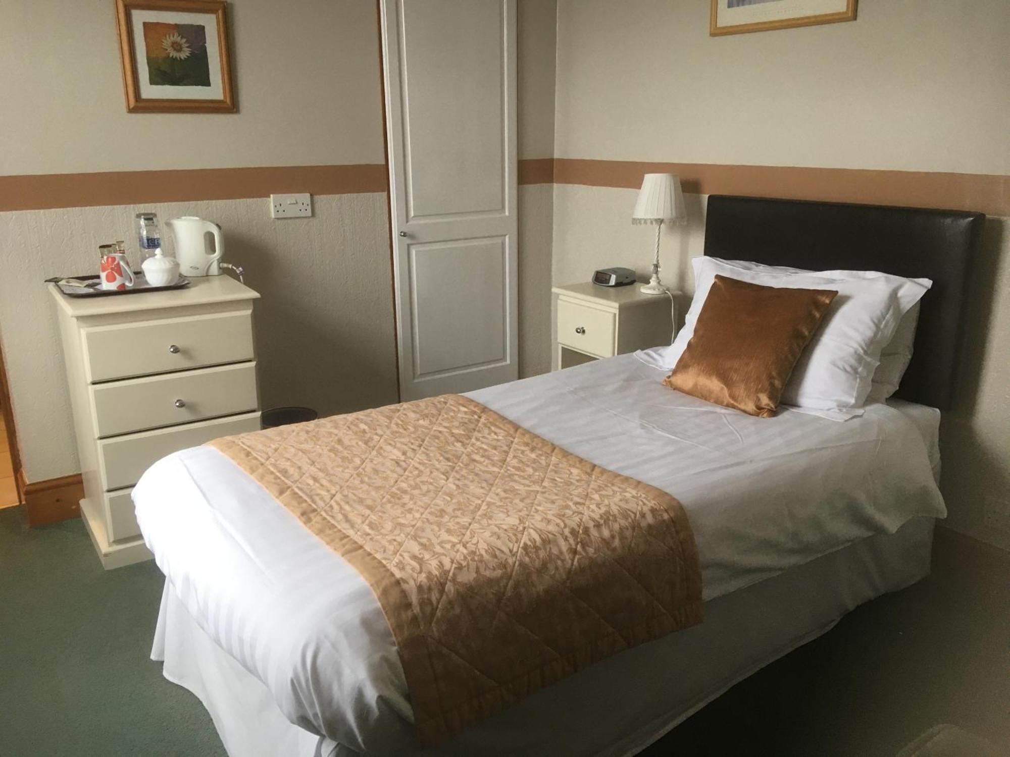 Grove House Guest House Telford Eksteriør bilde
