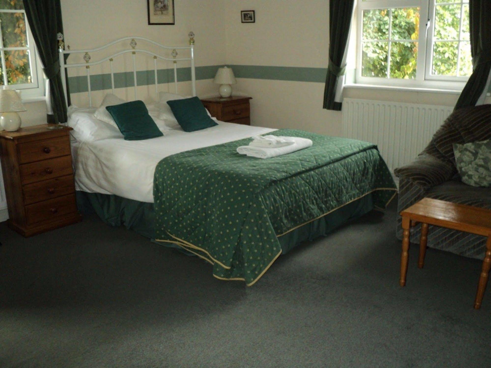 Grove House Guest House Telford Eksteriør bilde